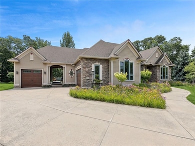 12926 Timberline Dr, Urbandale, IA 50323 - photo 4