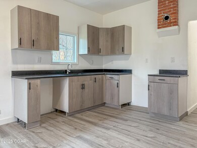 301 W High St, Alba, MO 64830 - photo 4