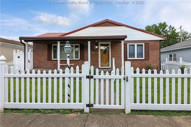 521 24th St, Dunbar, WV 25064 - photo 4