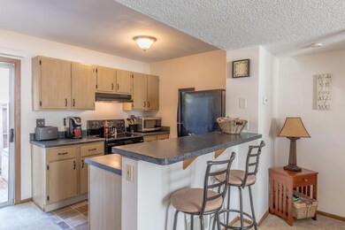 Kitchen with Breakfast Bar