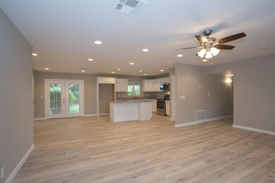 1733 E Dana-5