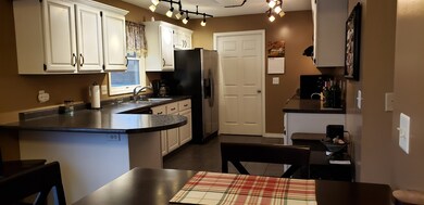 11402 Grabill Rd, Leo, IN 46765 - photo 5