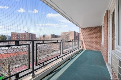 Grandview Tower unit 4B, Elmhurst, NY 11373 - photo 2