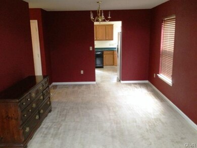 1512 Cambridge Dr, Macungie, PA 18062 - photo 2