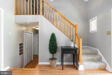 9928 Marquand Dr, Burke, VA 22015 - photo 5