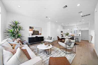 4308 Marina St unit D, Houston, TX 77007 - photo 2