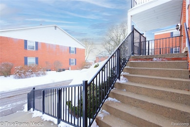 27654 E Echo Valley unit 235, Farmington Hills, MI 48334 - photo 6