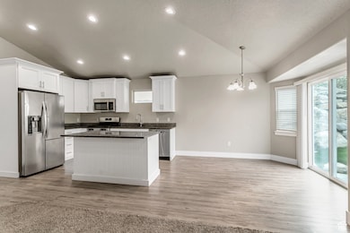 7157 N Skyview Ct, Eagle Mountain, UT 84005 - photo 2