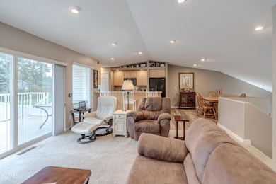 315VersaillesAve_0016