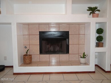 13997 Lago Seco Dr, Horizon City, TX 79928 - photo 6