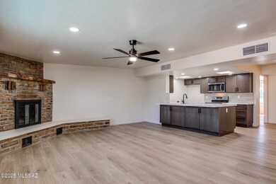 8111 E Helen St, Tucson, AZ 85715 - photo 5