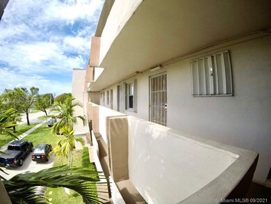 1701 NE 191st St unit A310, Miami, FL 33179 - photo 3