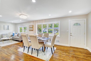07-Dining Room