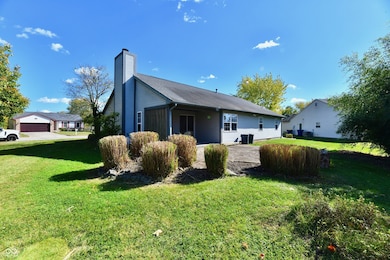 6724 Sparrowood Blvd, Indianapolis, IN 46236 - photo 2