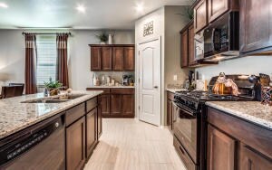 540 Sunset Valley Ave, Socorro, TX 79927 - photo 5