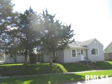 1620 5th St, Moline, IL 61265 - photo 2