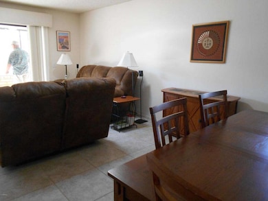 LIVING / DINING