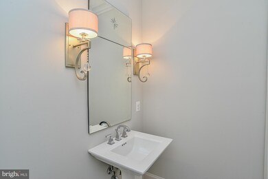 1017 Cottage St SW, Vienna, VA 22180 - photo 7