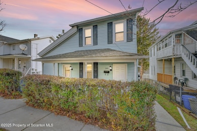 149SEverettAve02Dusk