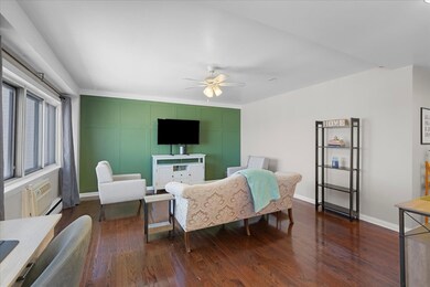 7540 N Ridge Blvd unit 5C, Chicago, IL 60645 - photo 4