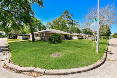 7734 Yoe St, Houston, TX 77016 - photo 2