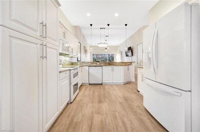 5881 Northridge Dr unit 48, Naples, FL 34110 - photo 5