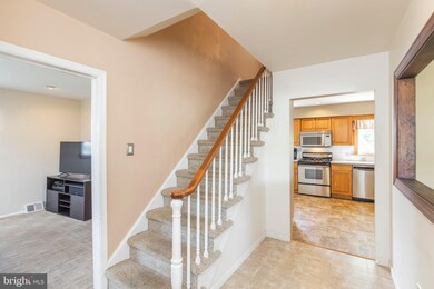 418 Farnsworth Dr, Broomall, PA 19008 - photo 3