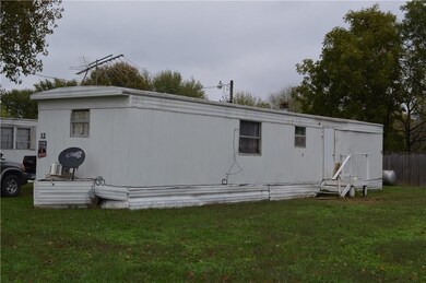 234 S Colcord Ave, Colcord, OK 74338 - photo 3