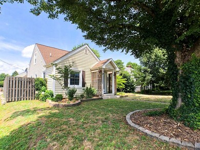 2222 Chestnut St, Columbus, IN 47201 - photo 3