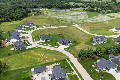 3534 Reed Rd, Hiawatha, IA 52233 - photo 5