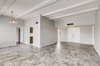 4-584314259-05 Living Room