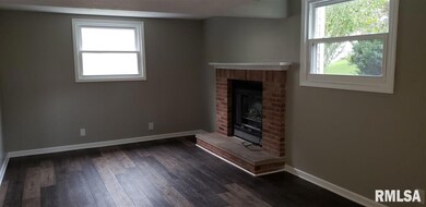 1702 Emerald Dr, Davenport, IA 52804 - photo 4