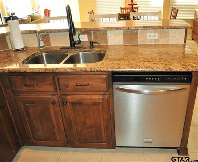 1653 Skidmore Ln, Tyler, TX 75703 - photo 6