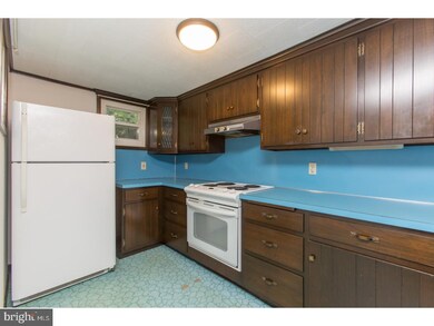 212 Mary St, Downingtown, PA 19335 - photo 4