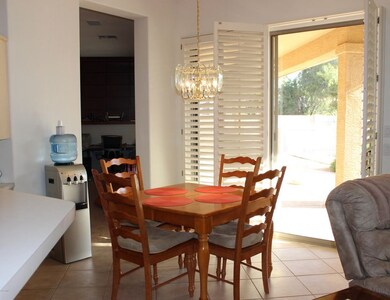 Eat In Kitchen2