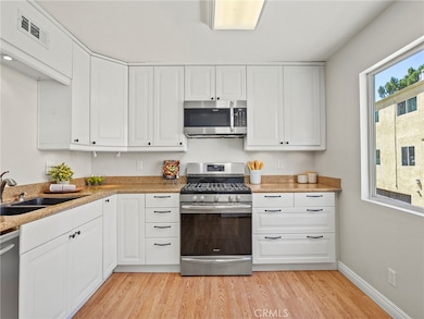 9531 Via Ricardo, Burbank, CA 91504 - photo 7