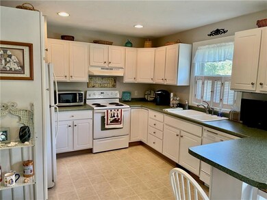 60 Charles Dr unit 2, Tiverton, RI 02878 - photo 5