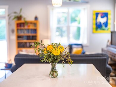 Bright, clean, no need to roam, you've found your home