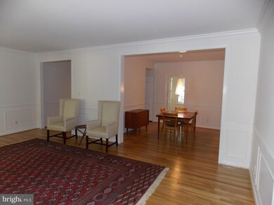 3559 Hamlet Place, Chevy Chase, MD 20815 - photo 3