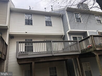 7104 Mahogany Dr, Hyattsville, MD 20785 - photo 2