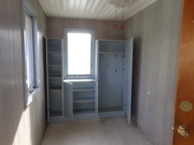 17 Wrentham Rd, Springfield, MA 01119 - photo 4