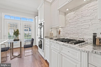 12168 Chancery Station Cir, Reston, VA 20190 - photo 5