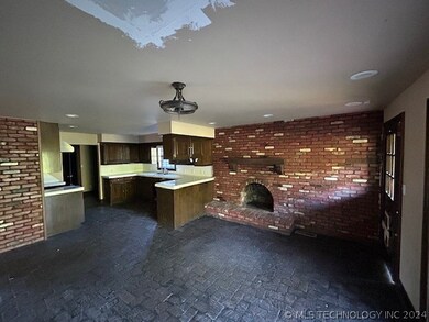 Kitchen dining