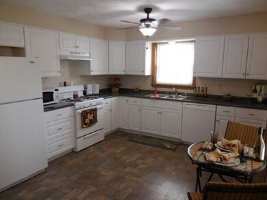 17 Garden St, West Springfield, MA 01089 - photo 5