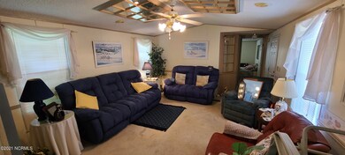 207 Forest Knoll Dr, Atlantic Beach, NC 28512 - photo 4