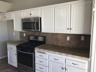 3419 Huron Dr, Rosamond, CA 93560 - photo 4