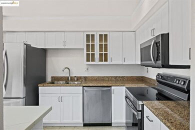 Crescent Court Manor unit 114, Oakland, CA 94610 - photo 7