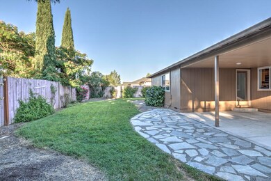 2593StJames-12