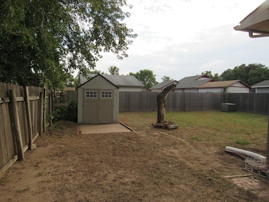 907 E Idlewild Dr, Wichita, KS 67216 - photo 3