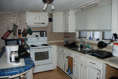 16 Maple Ave, Newton, NH 03858 - photo 6